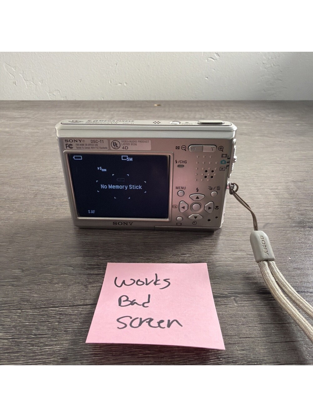 Sony Cybershot DSC T-1 Camera WORKS BAD SCREEN CAMERA ONLY